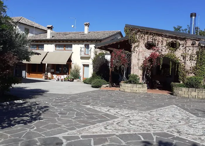 Agriturismo Melo In Fiore Con Camere E Colazioni Nella Zona Del Prosecco Docg Asolo