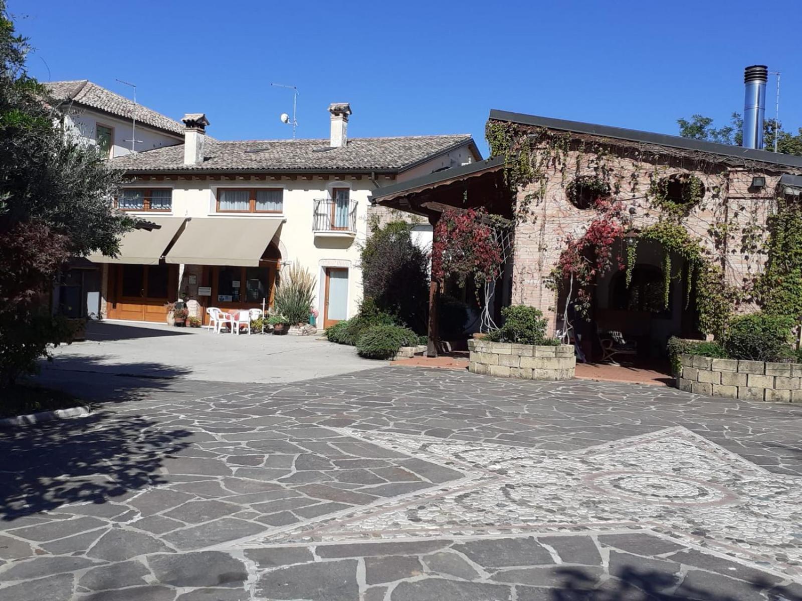 Melo In Fiore Con E Colazioni Nella Zona Del Prosecco Docg Asolo Maser